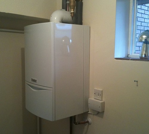 Газовый котел Vaillant с закрытой камерой сгорания