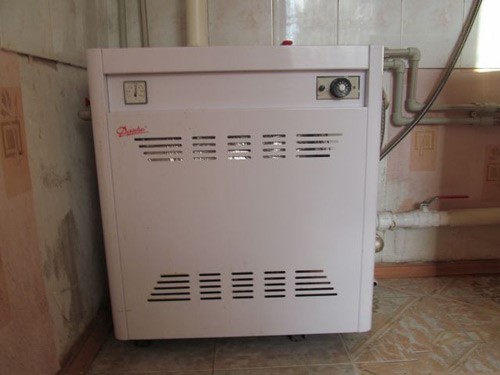 Красивый и аккуратный парапетный газовый котел