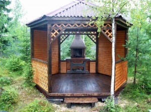 Барбекю и красивая беседка