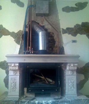 Пример камина с водяным контуром