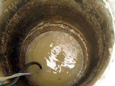 Вода из этого колодца непригодна для питья